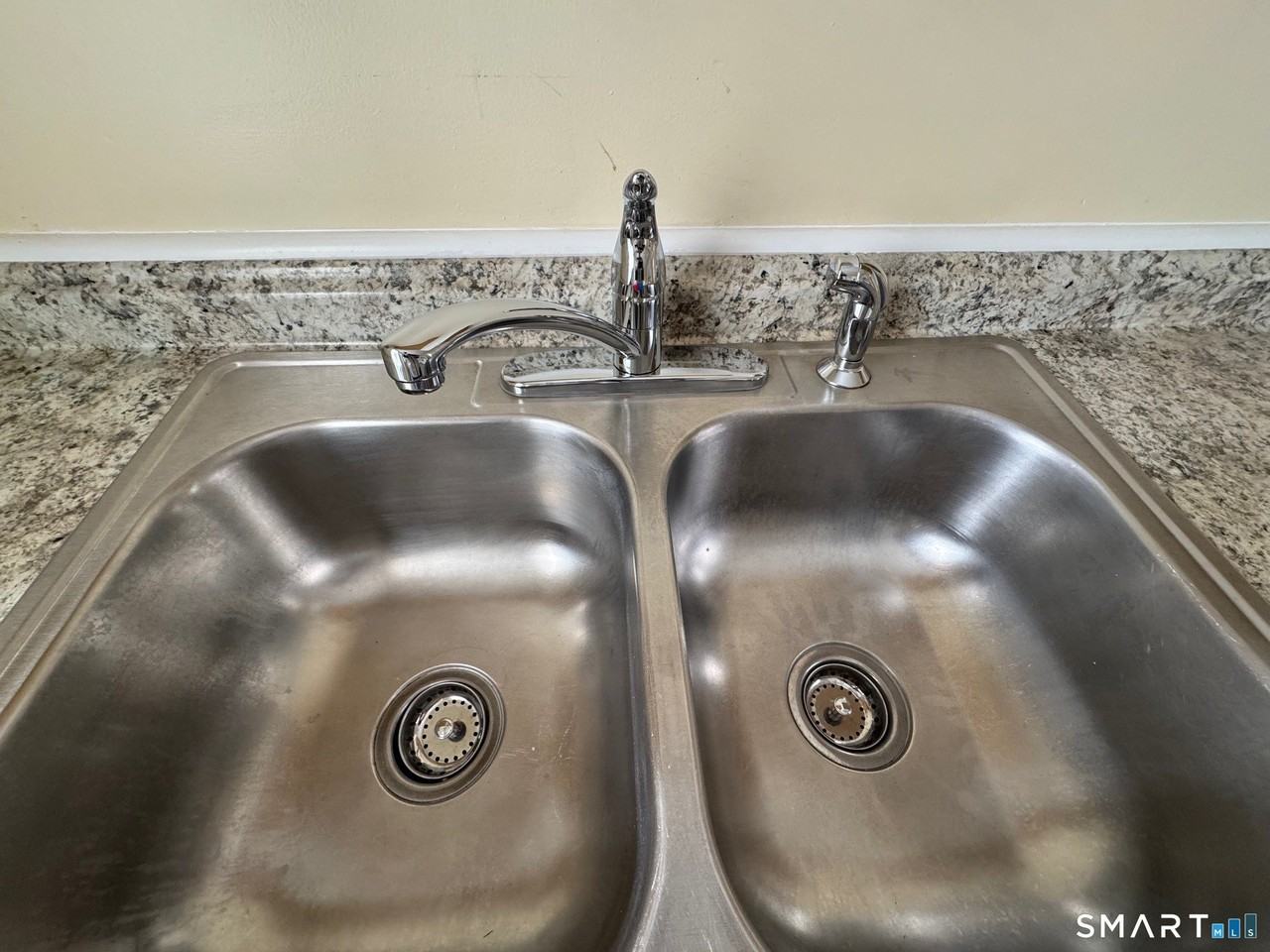 303 Millville Ave - Photo 7 of 35