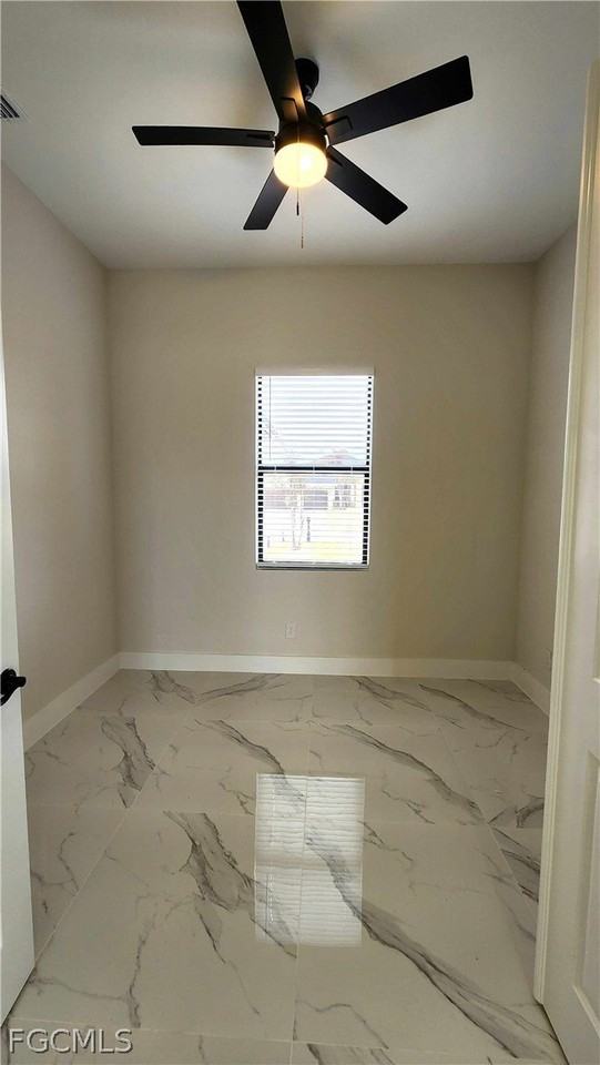 4622 Gene Ave N - Photo 6 of 26