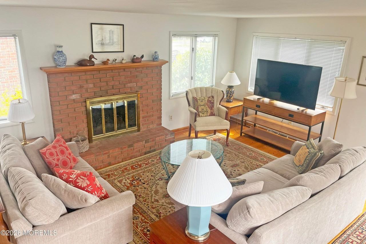 416 Salem Ave - Photo 2 of 20