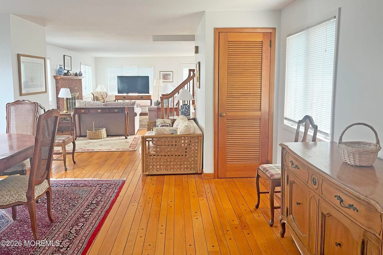 416 Salem Ave - Photo 4 of 20