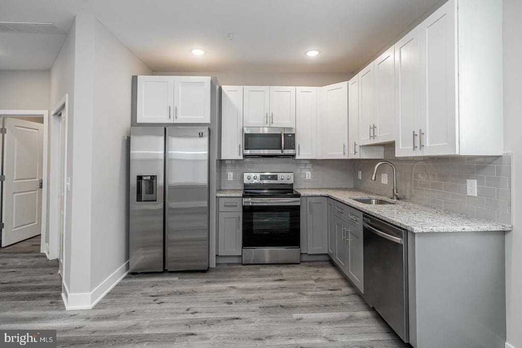 616 N Union St #B - Photo 5 of 23
