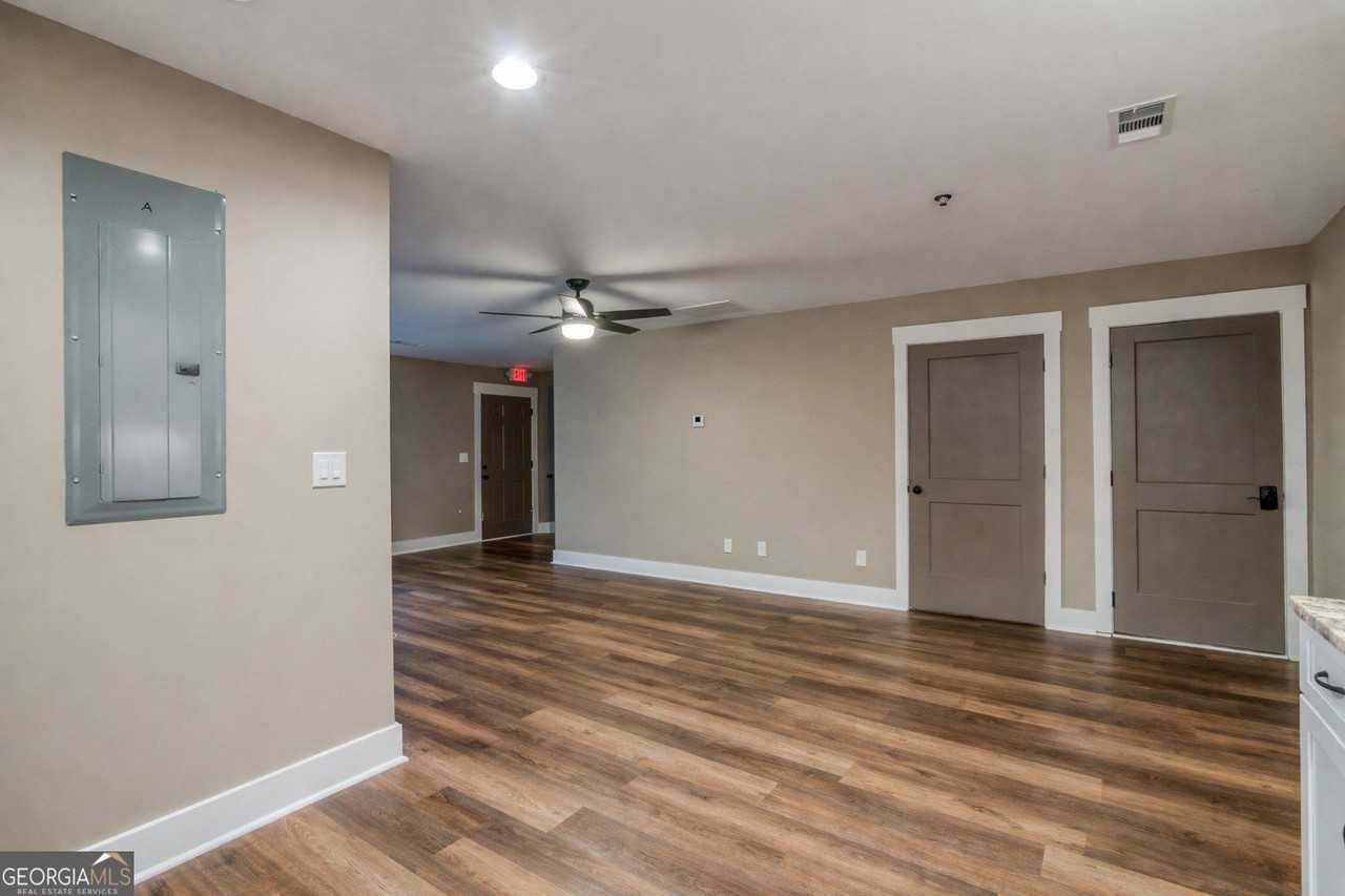 224 Alcovy St Unit B - Photo 5 of 15