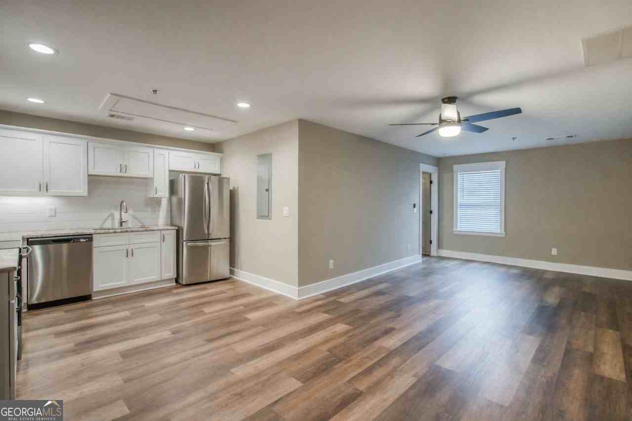 224 Alcovy St Unit B - Photo 6 of 15