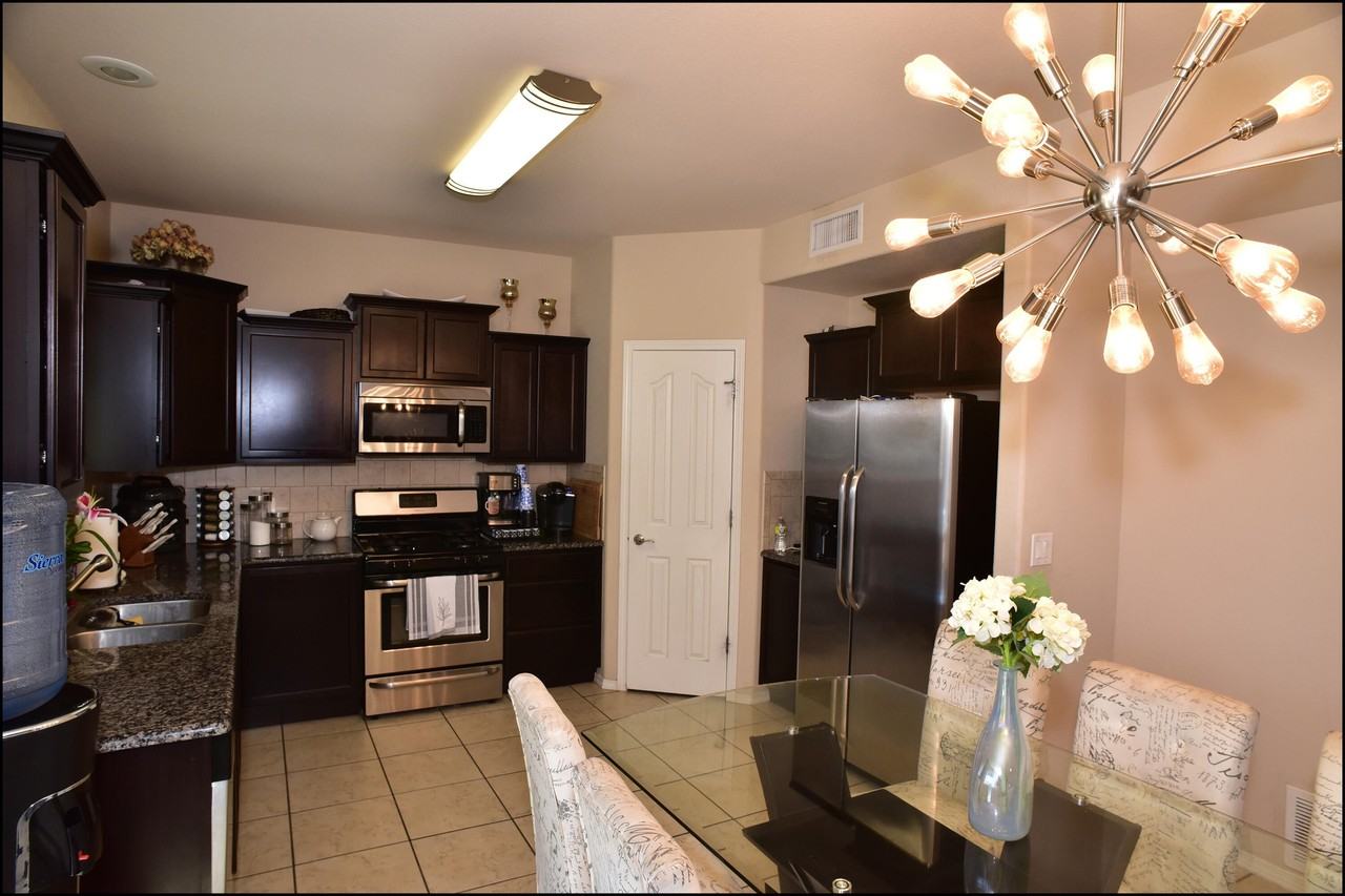 6246 Viale Del Sol Ave - Photo 7 of 44