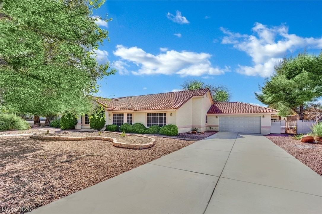 7595 W Camero Ave - Photo 2 of 50