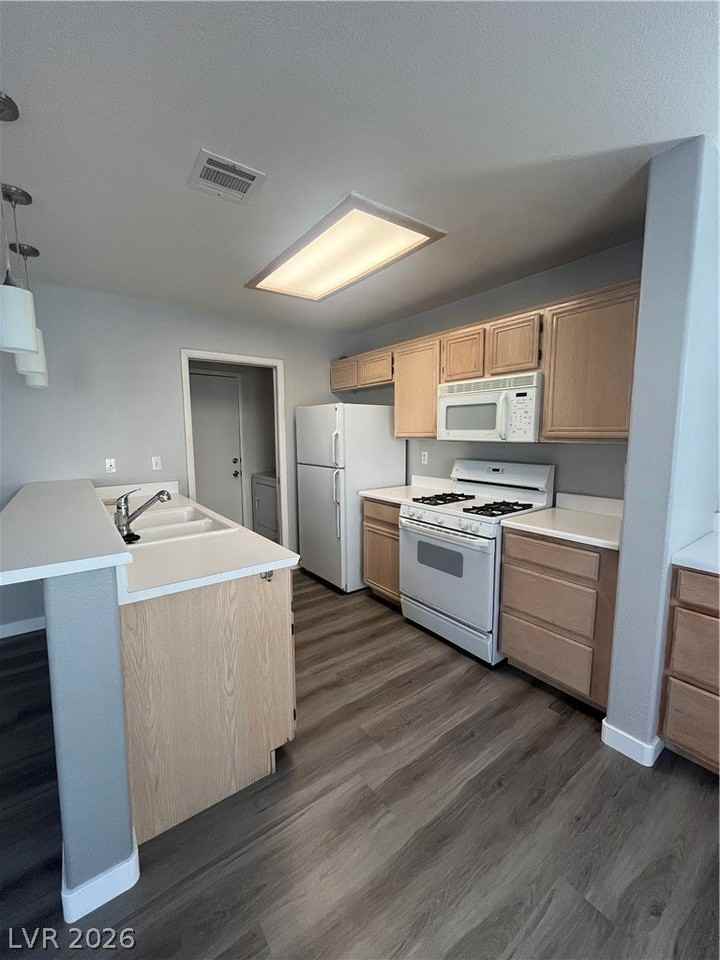 1208 Fascination St - Photo 7 of 18