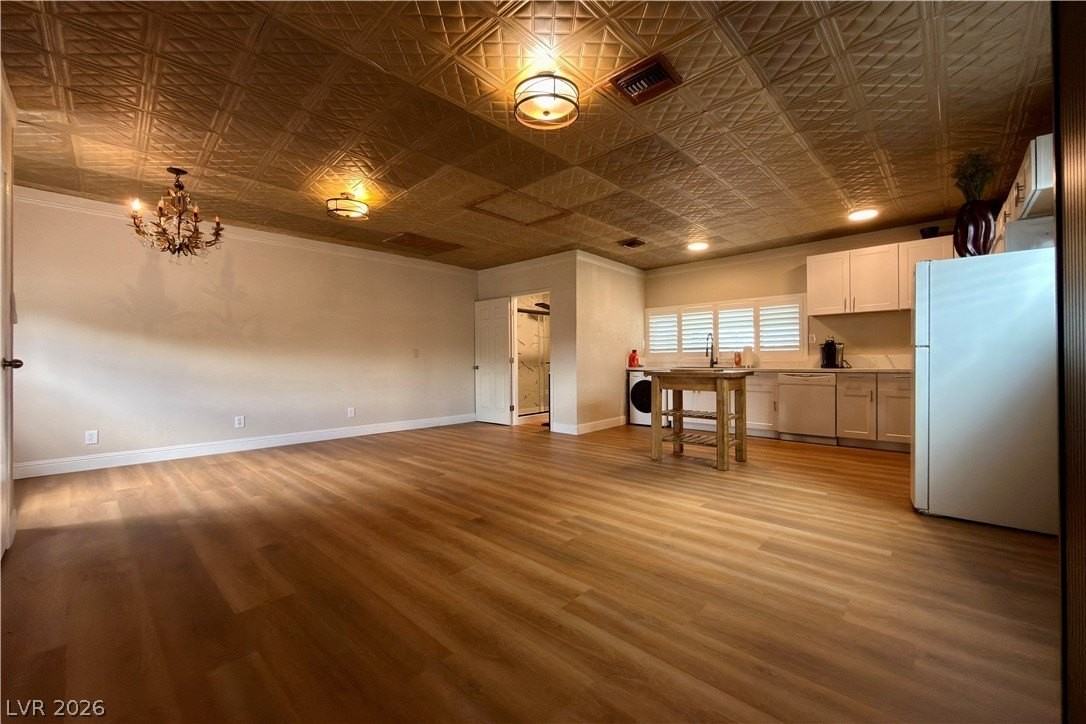 2205 Bridlewood Dr - Photo 2 of 8