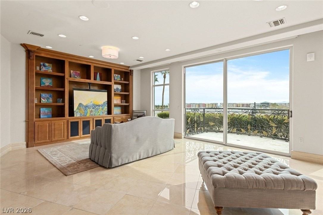 9101 Alta Dr #16 - Photo 6 of 35