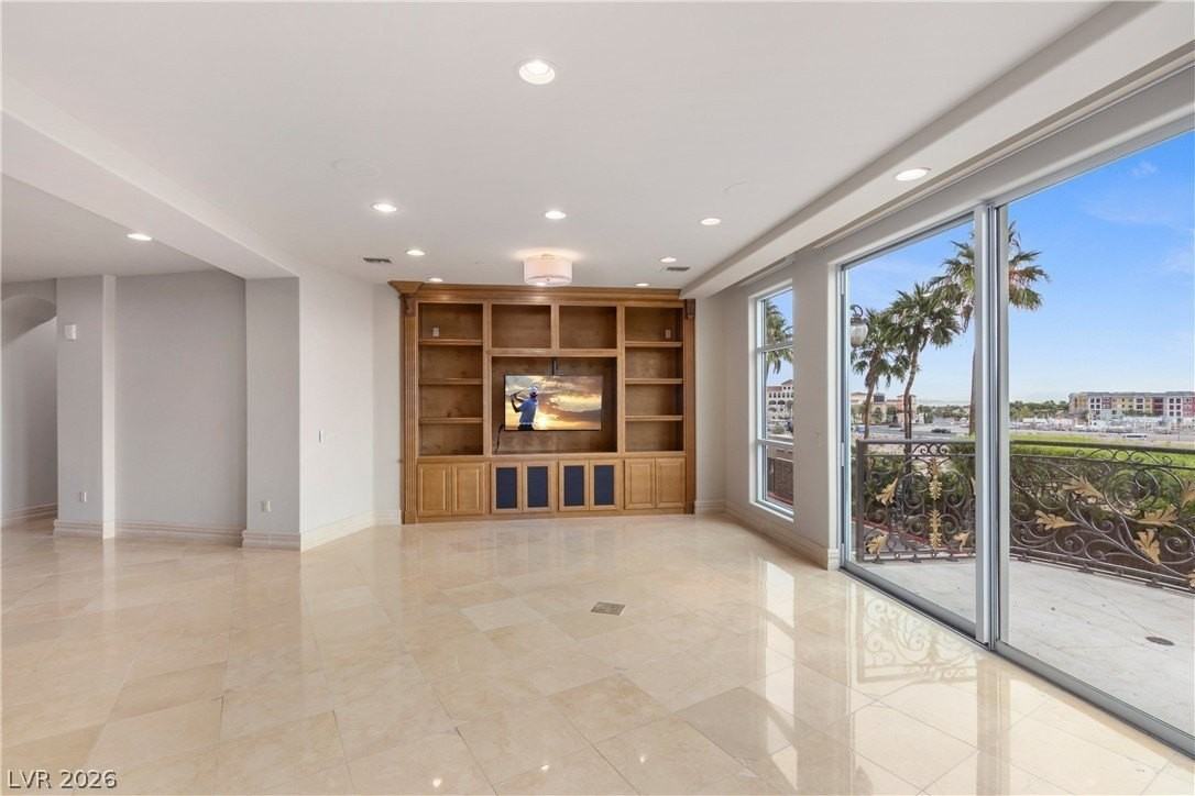 9101 Alta Dr #16 - Photo 7 of 35