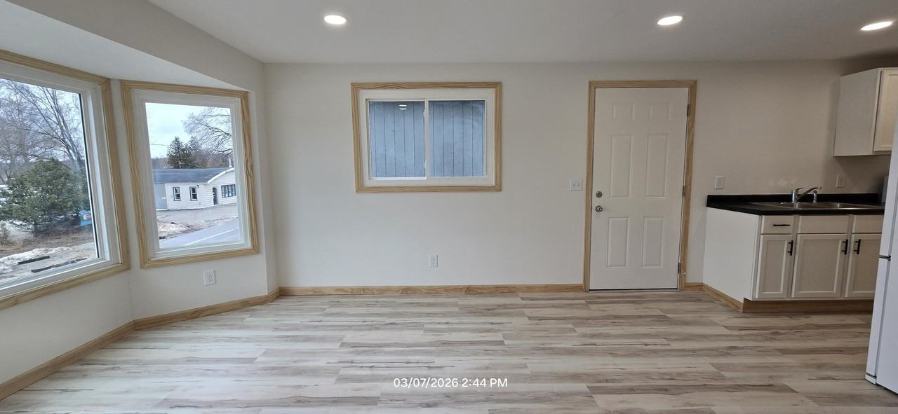 623 Frankfort Ave Apt 1 - Photo 2 of 19