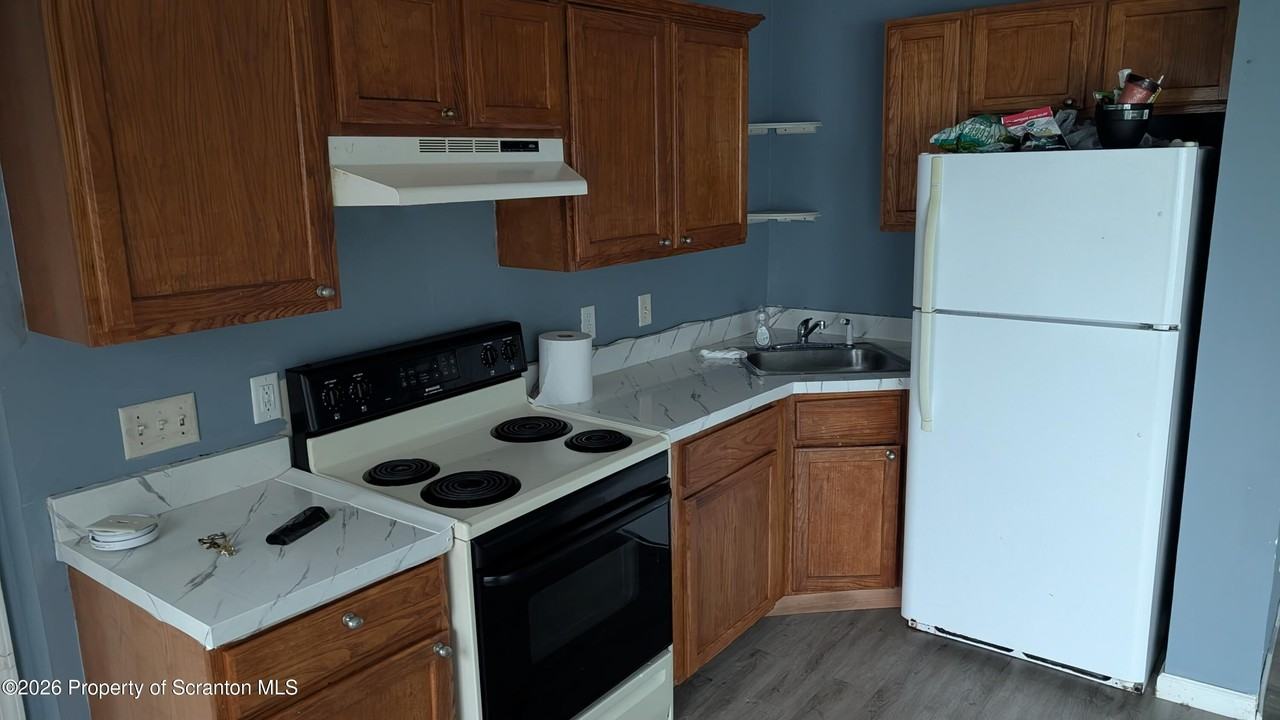 114 Prospect Ave Apt 4 - Photo 4 of 17