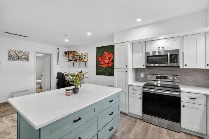 110 North Delaware Boulevard #10c - Photo 4 of 10