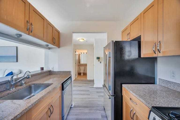 250 E 30th St - Photo 7 of 10