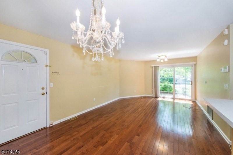 4 Parkside Ct - Photo 3 of 18