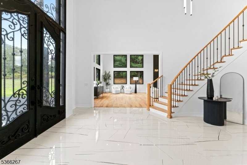 465 Cherry Ln - Photo 6 of 49