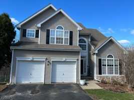 featured image of 14 Winding Hill Dr