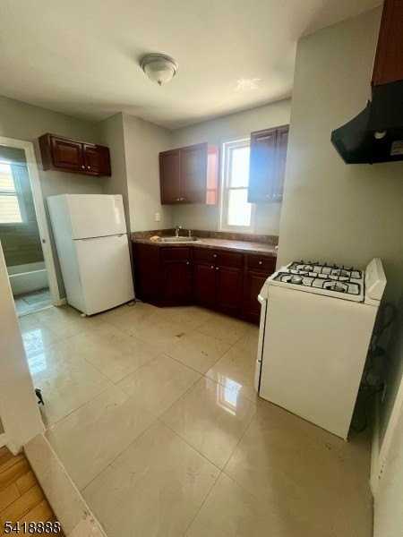 95-97 Alexander St - Photo 5 of 6