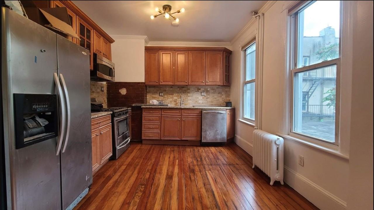 476 Gregory Ave #2 - Photo 3 of 20