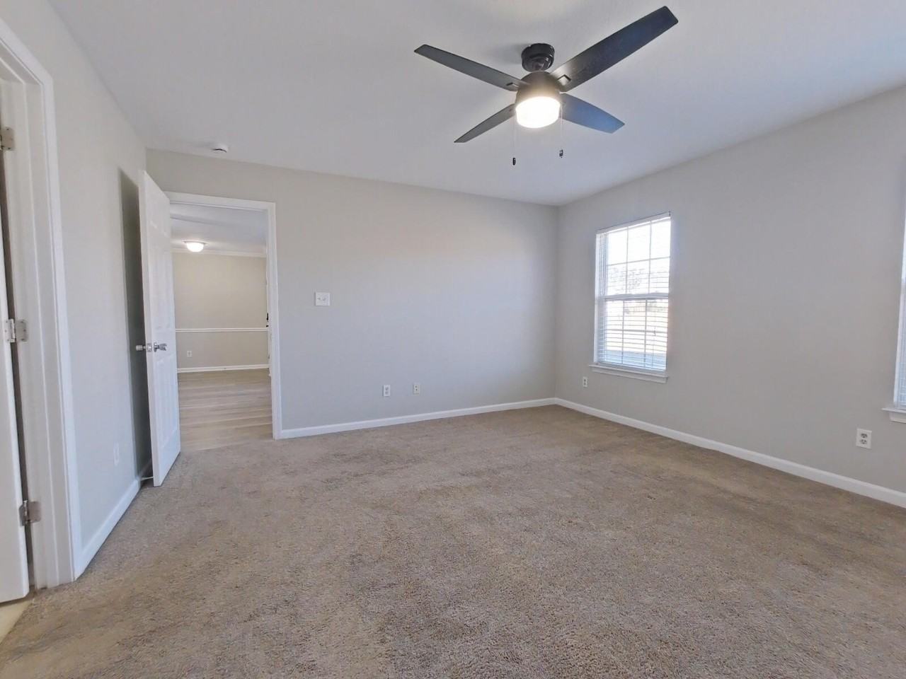 807 Reynolds Ct - Photo 2 of 23