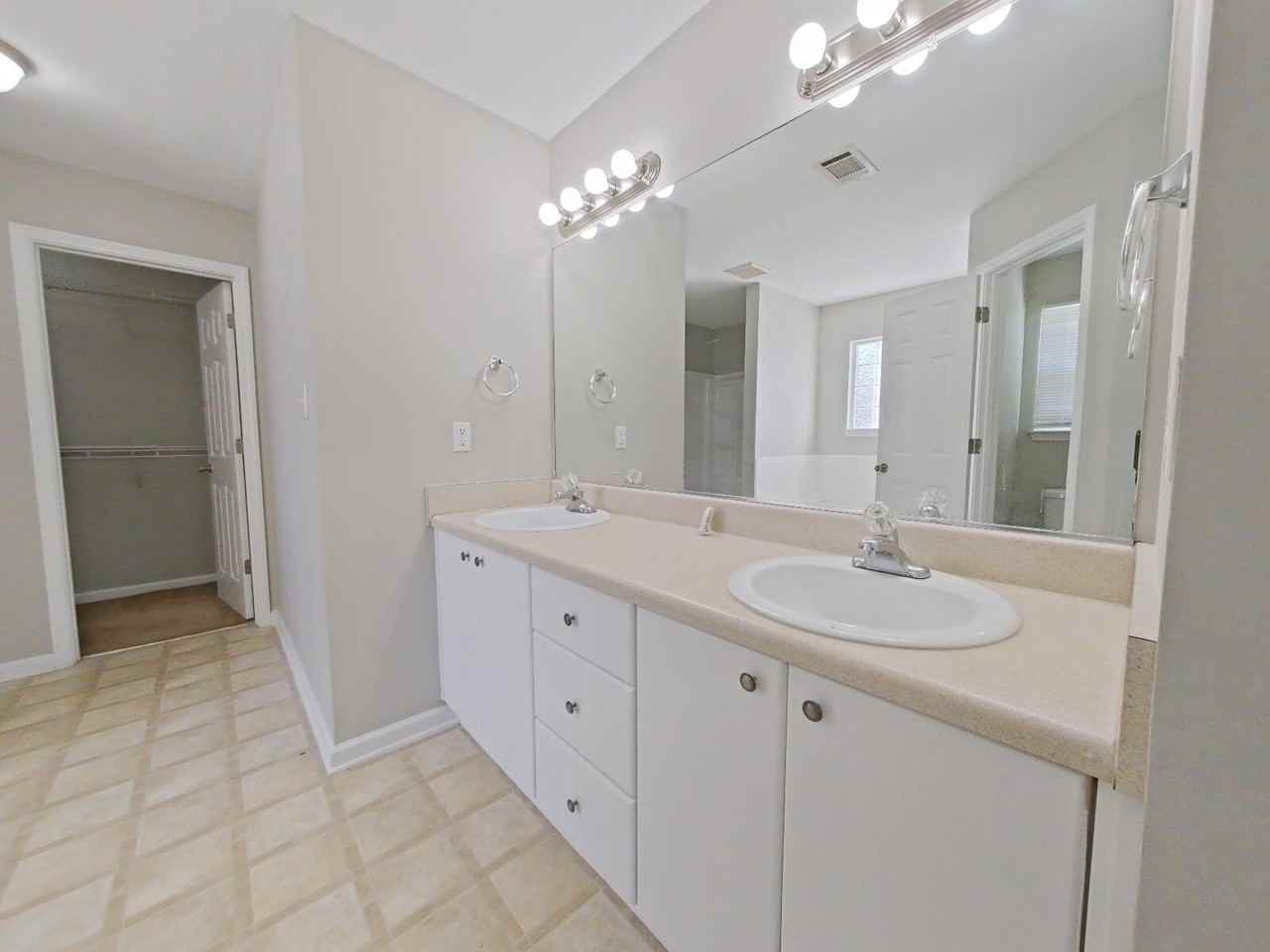 807 Reynolds Ct - Photo 5 of 23