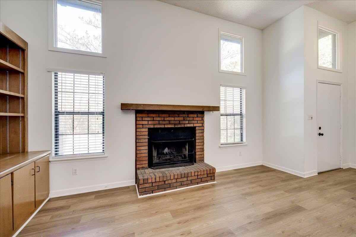 3128 Village West Dr - Photo 3 of 18