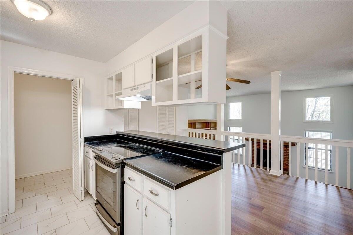 3128 Village West Dr - Photo 5 of 18