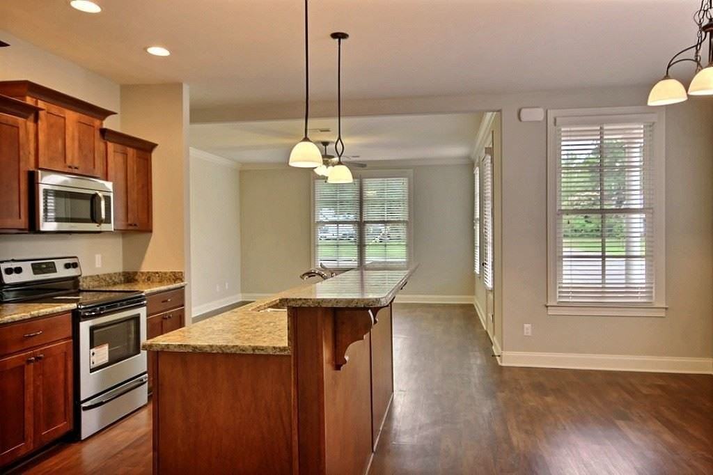 214 E South St - Photo 2 of 18