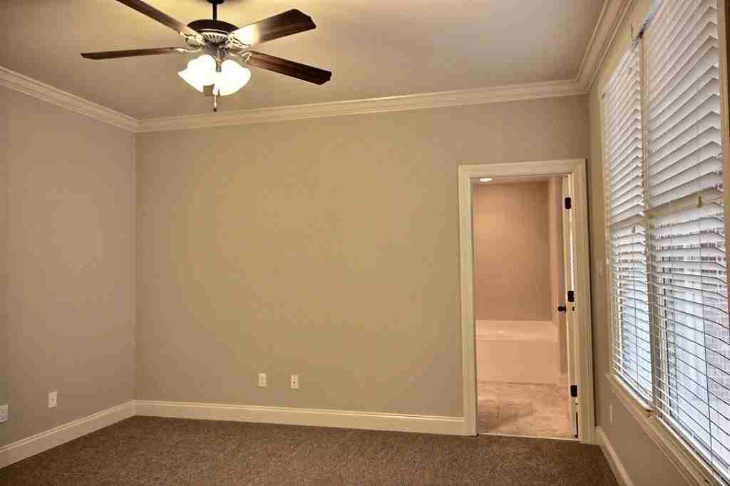 214 E South St - Photo 7 of 18