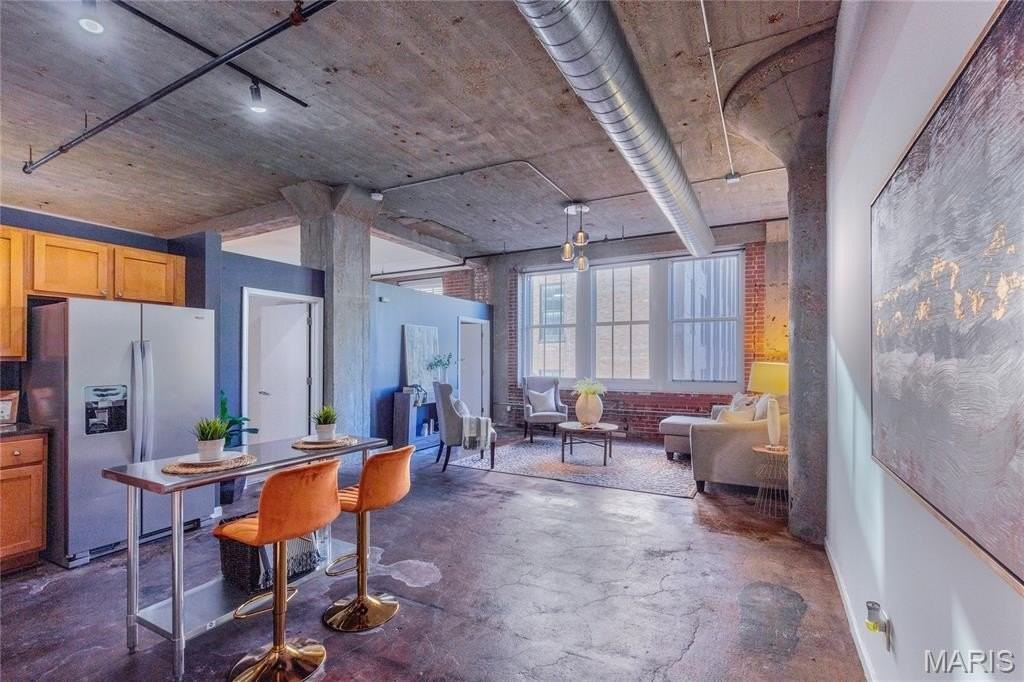 1511 Locust St #404 - Photo 5 of 27