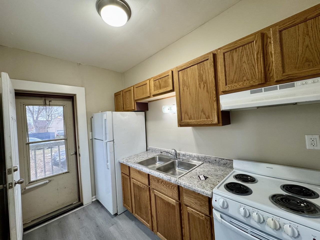 1515 Taylor Ave #2 - Photo 5 of 23