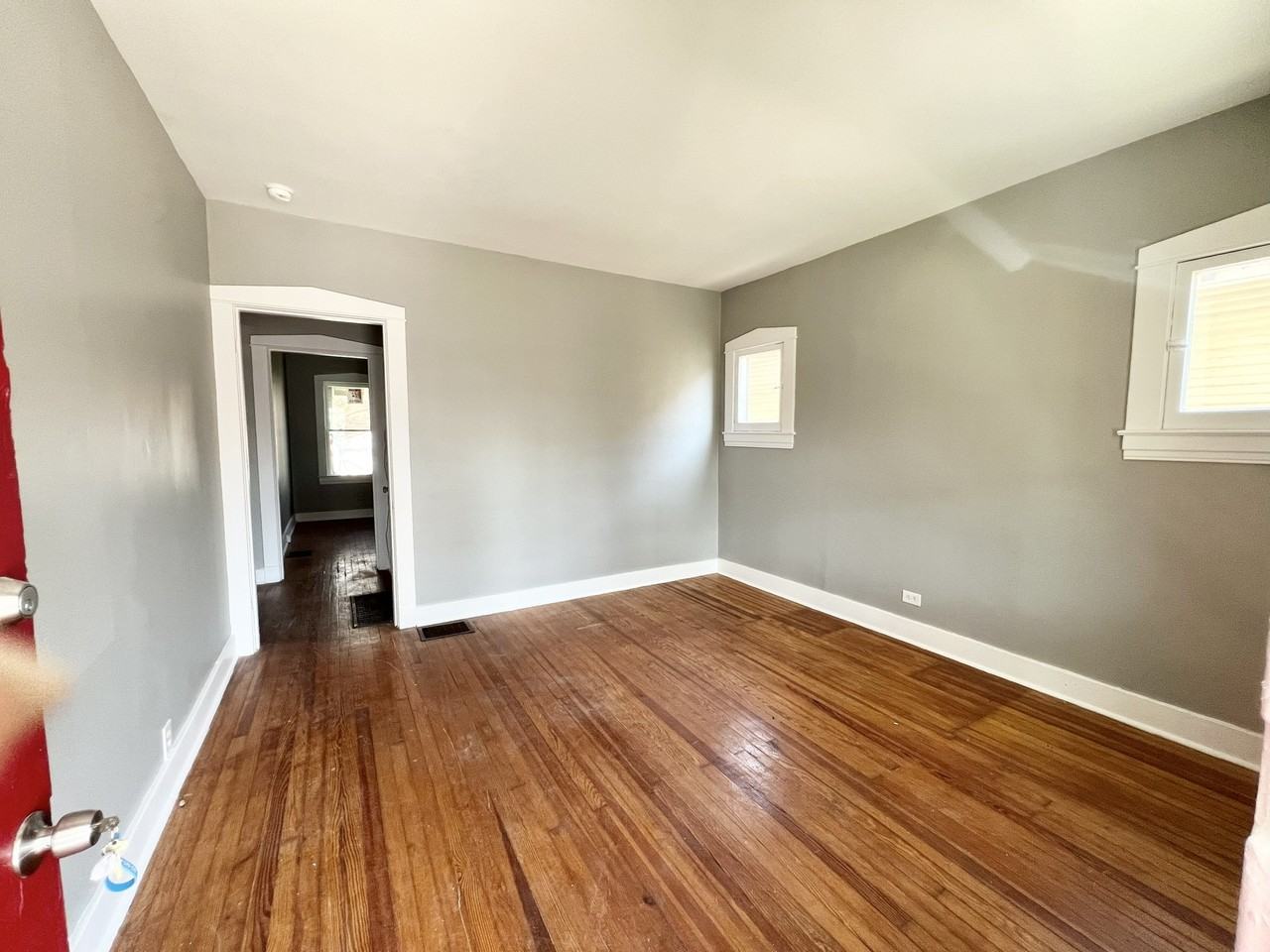 2121 W Lee St #1 - Photo 5 of 12