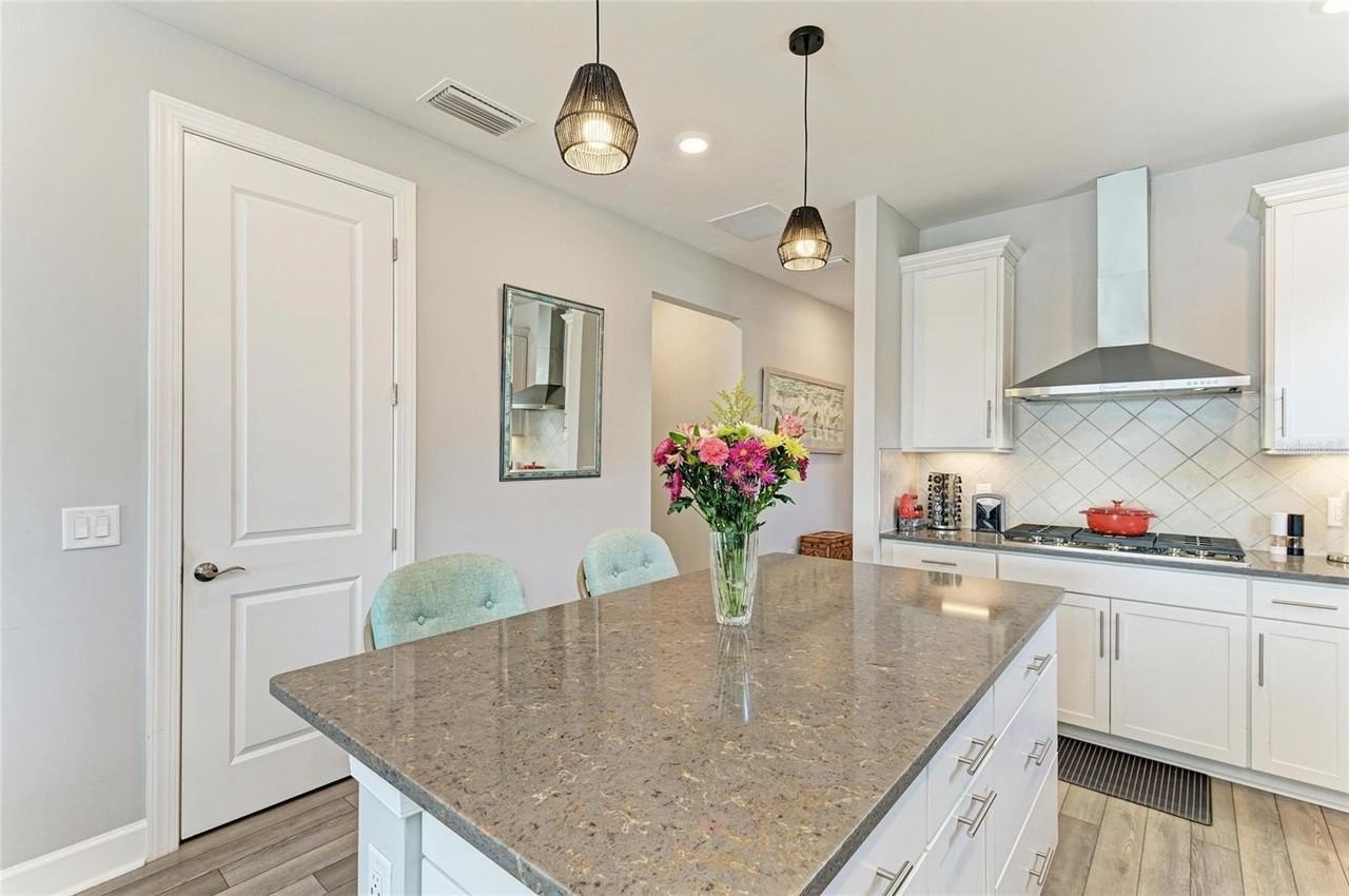 17625 Northwood Pl - Photo 6 of 35