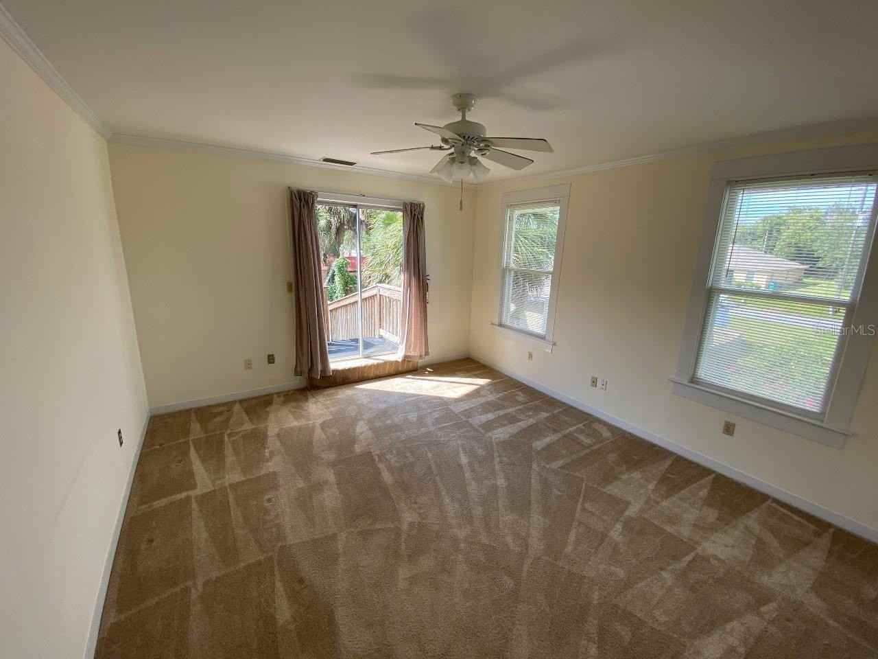 902 S Grove St #2 - Photo 4 of 11