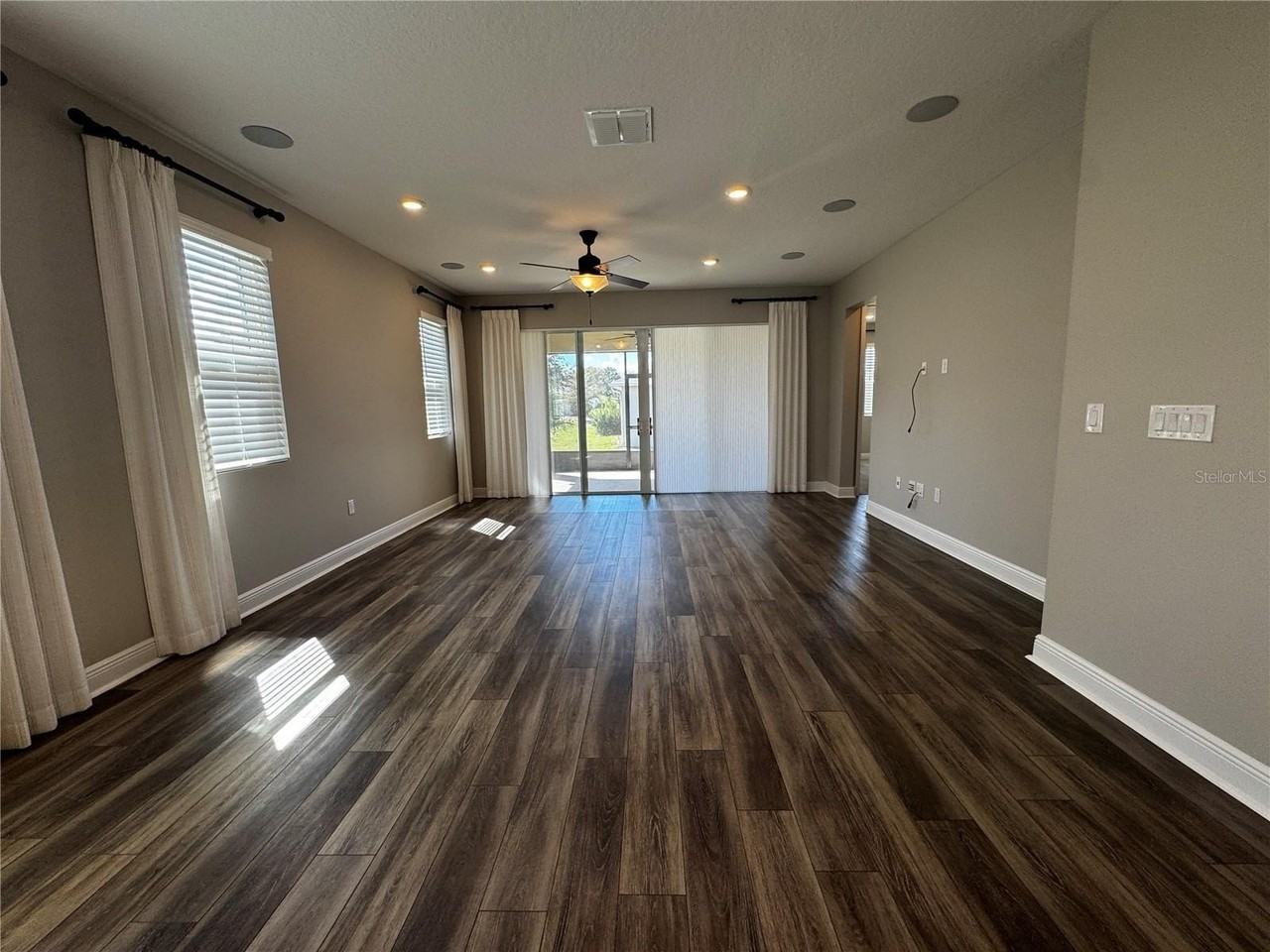 2448 Spring Breeze Dr - Photo 4 of 19