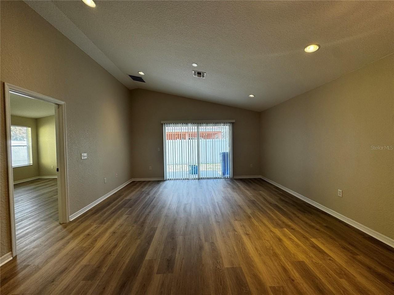 12388 Ne 48th Loop - Photo 6 of 17