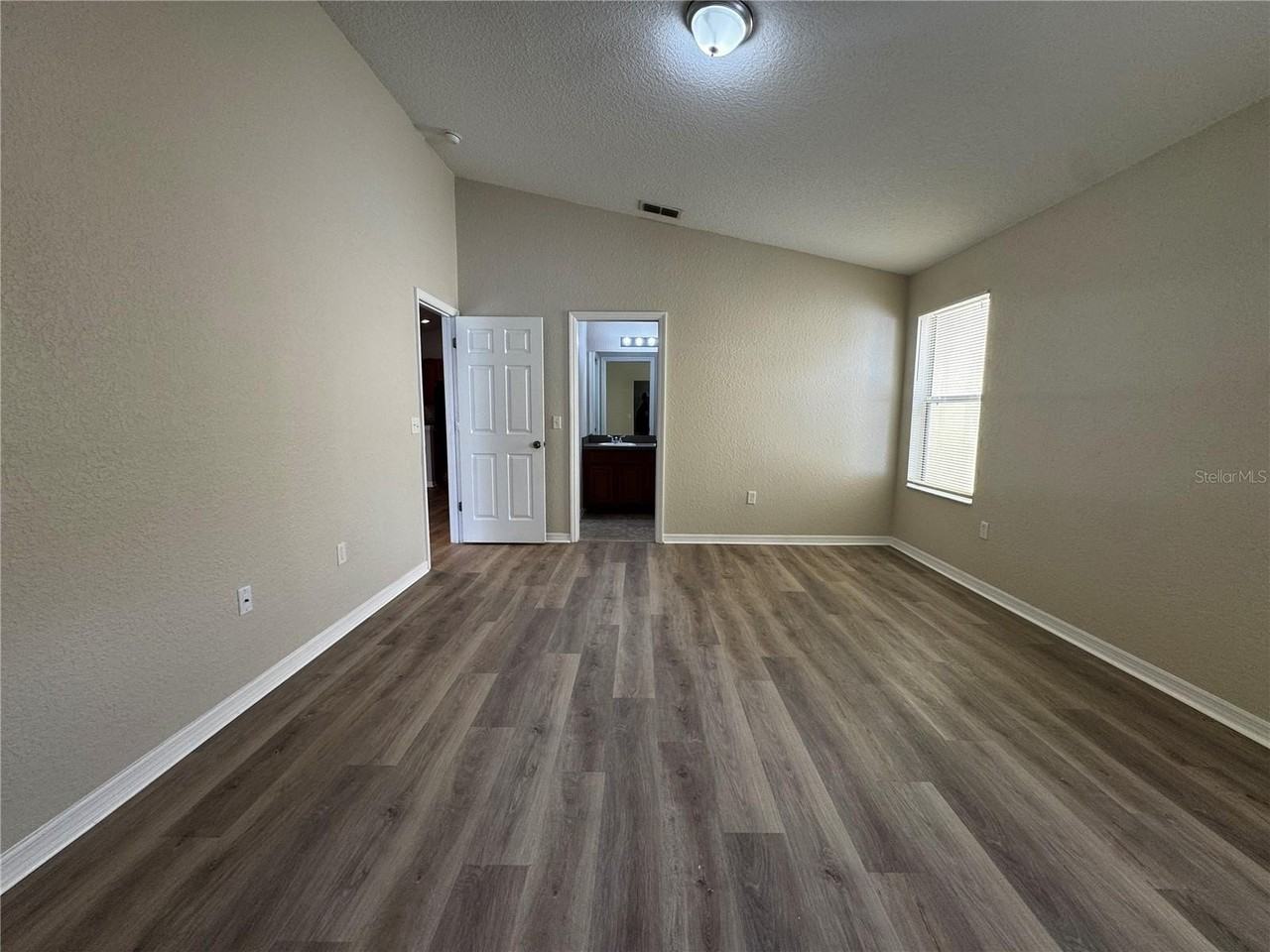 12388 Ne 48th Loop - Photo 7 of 17