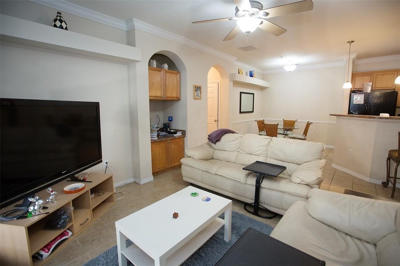 1235 Sw 9th Rd #101 - Photo 6 of 26