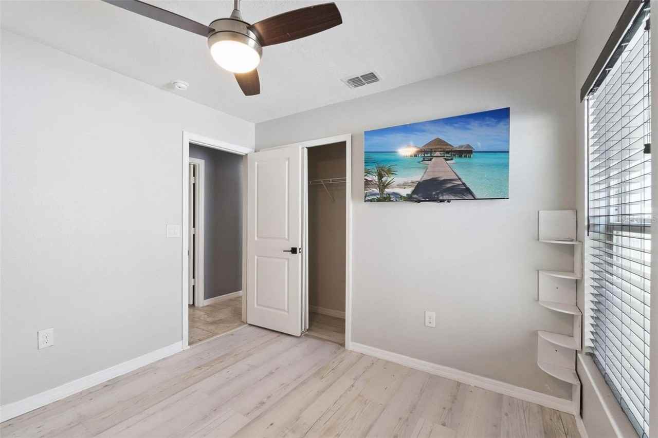 3028 Lakes Crest Ave - Photo 6 of 20