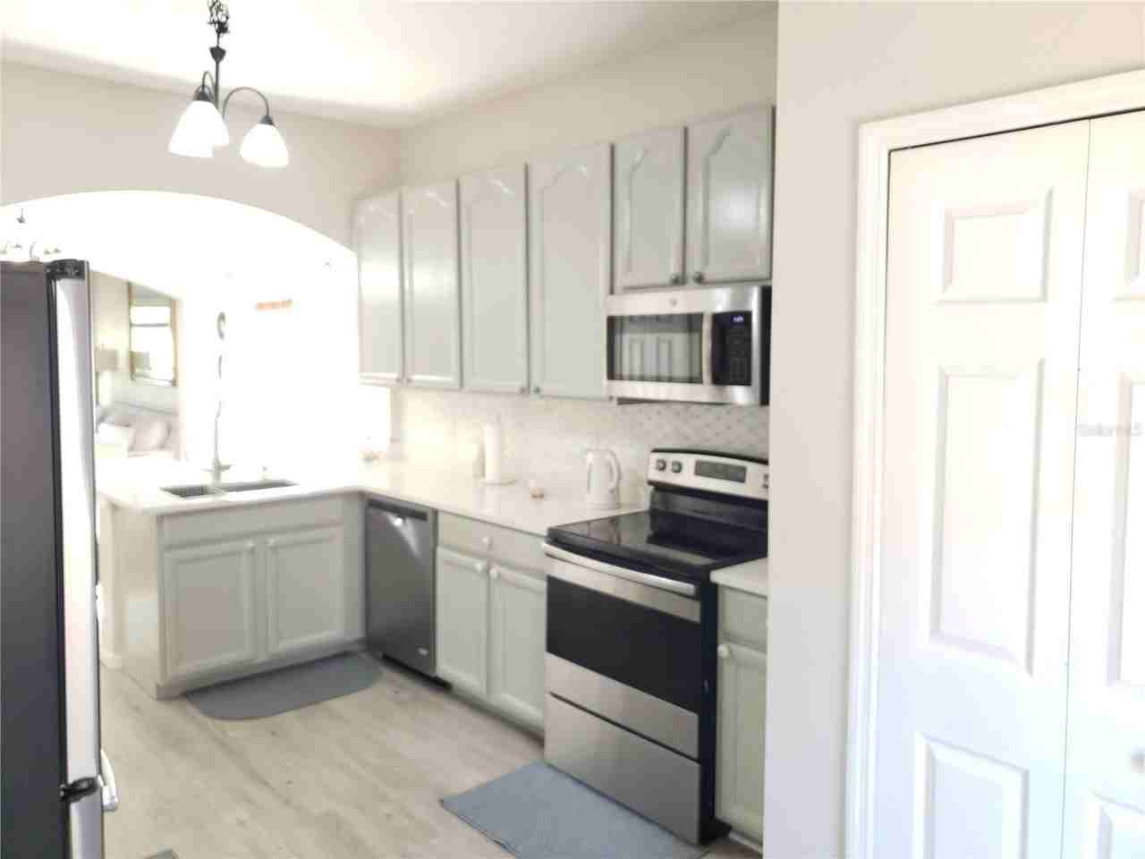 16530 Cedar Crest Dr - Photo 6 of 39