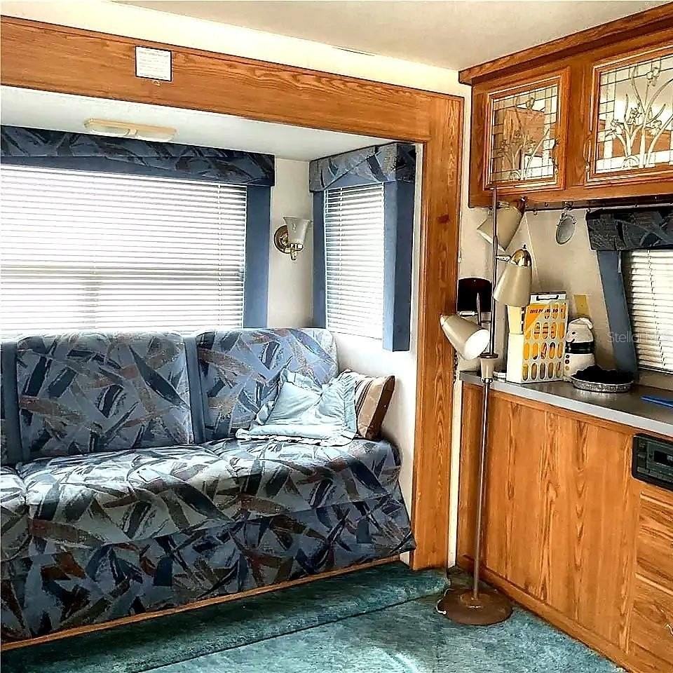 38045 Bluebird Cir - Photo 2 of 10