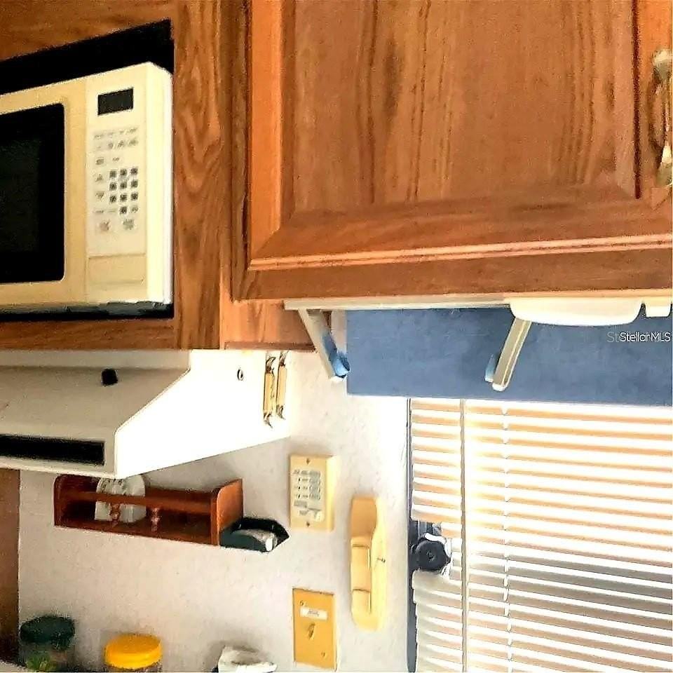 38045 Bluebird Cir - Photo 3 of 10