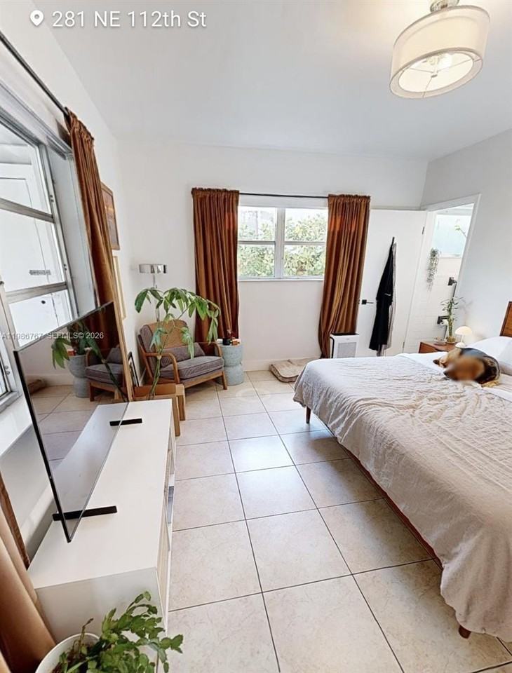 Ne 112th St - Photo 4 of 8