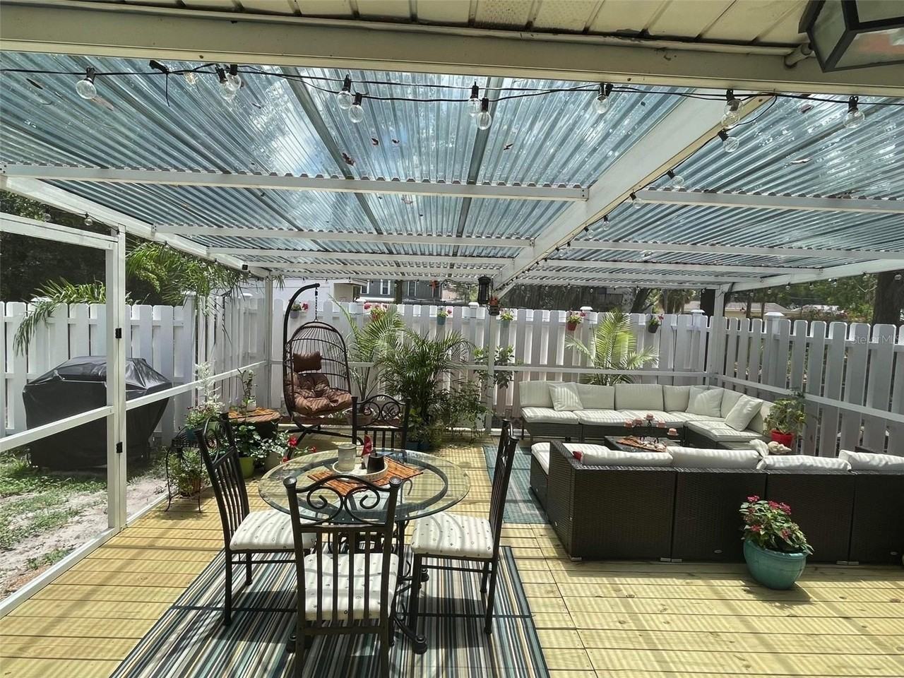 2419 Wells Ave - Photo 2 of 24