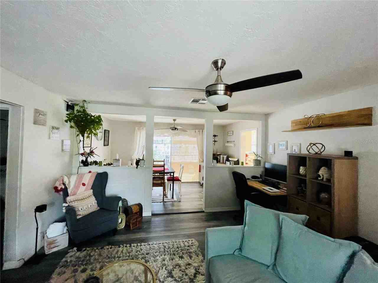 2419 Wells Ave - Photo 3 of 24