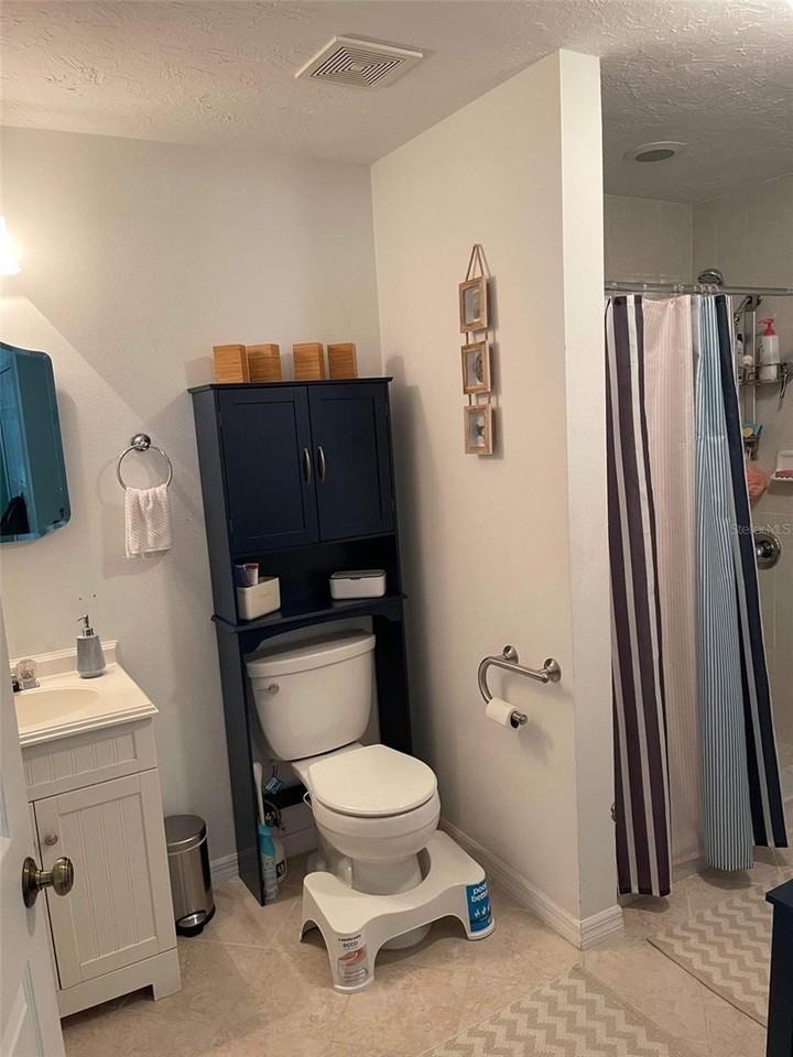 2419 Wells Ave - Photo 7 of 24