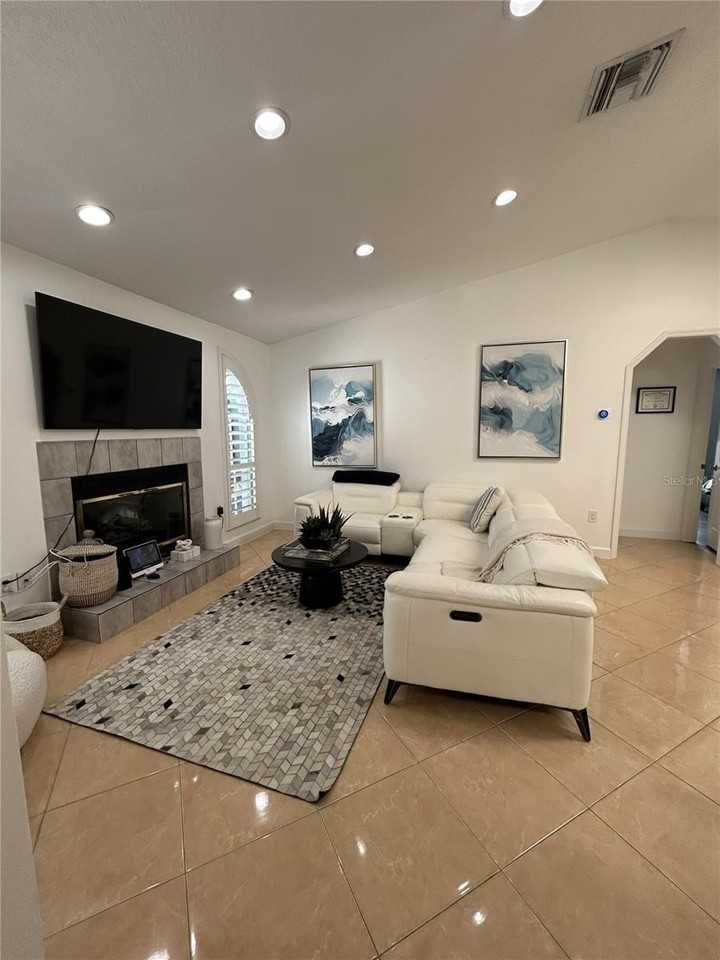 1110 Craig Ct - Photo 4 of 27