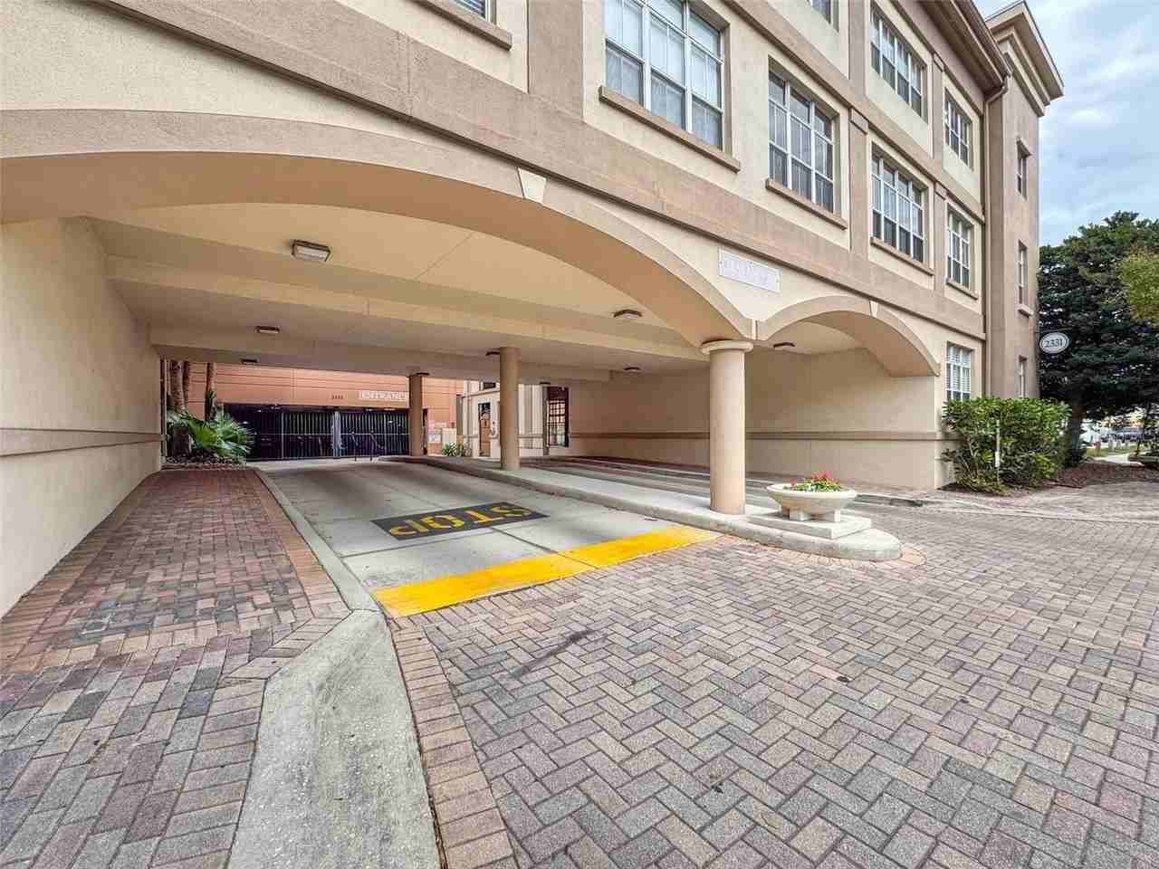 2421 W Horatio St #817 - Photo 7 of 23