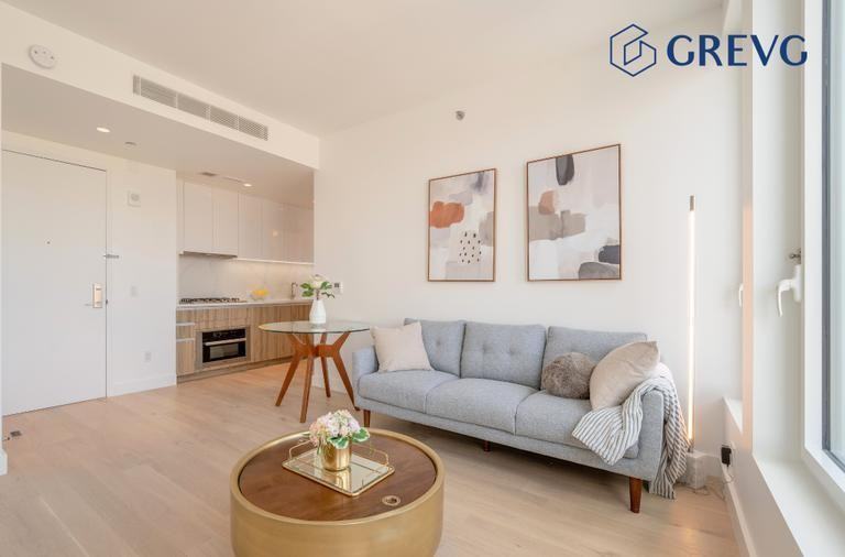 13618 Maple Ave - Photo 2 of 10