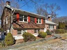 featured image of 215 Harriman Rd