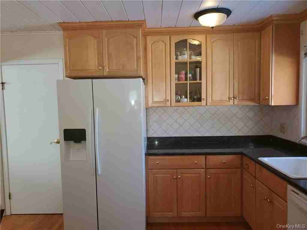 215 Harriman Rd - Photo 6 of 20